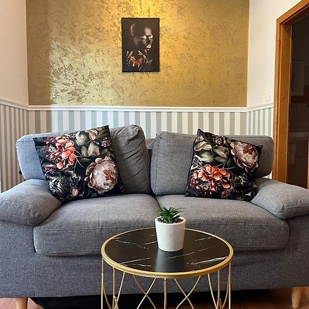 De Luxe 4 May Plaza Pozsony Kültér fotó