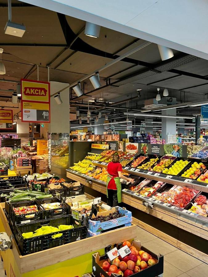 De Luxe 4 May Plaza Pozsony Kültér fotó