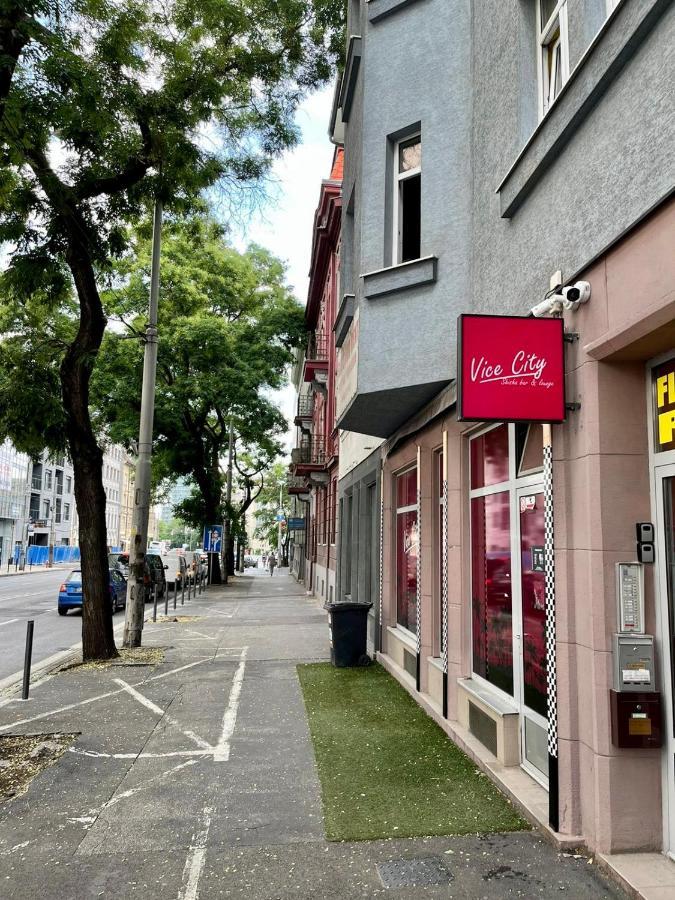De Luxe 4 May Plaza Pozsony Kültér fotó