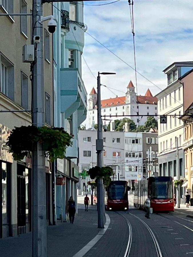 De Luxe 4 May Plaza Pozsony Kültér fotó