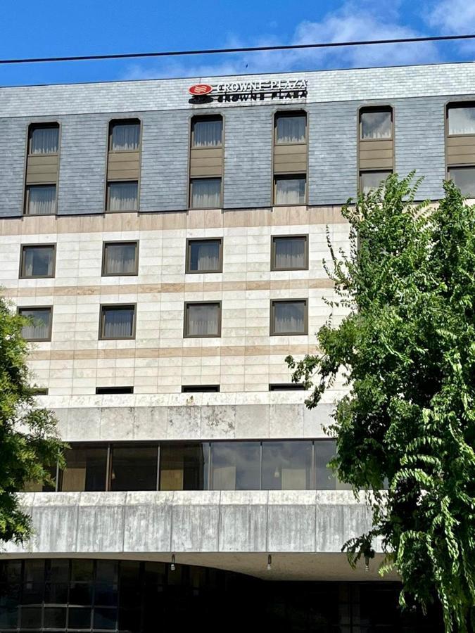 De Luxe 4 May Plaza Pozsony Kültér fotó